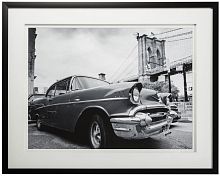 постер с паспарту в раме vintage car parked by city bridge в Чебоксарах